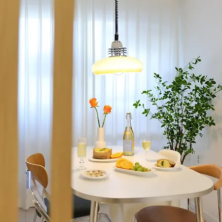 5Min Hongdae, Sangsu St, Late Check Out Villa